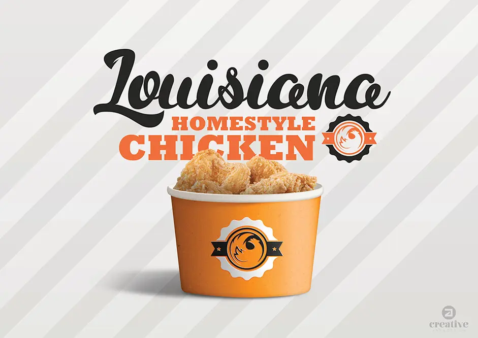 Cubo de cartón naranja con pollo frito y el logotipo de la marca