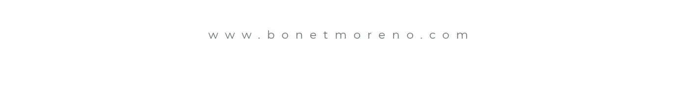 Strip with the web address bonetmoreno.com in light typeface