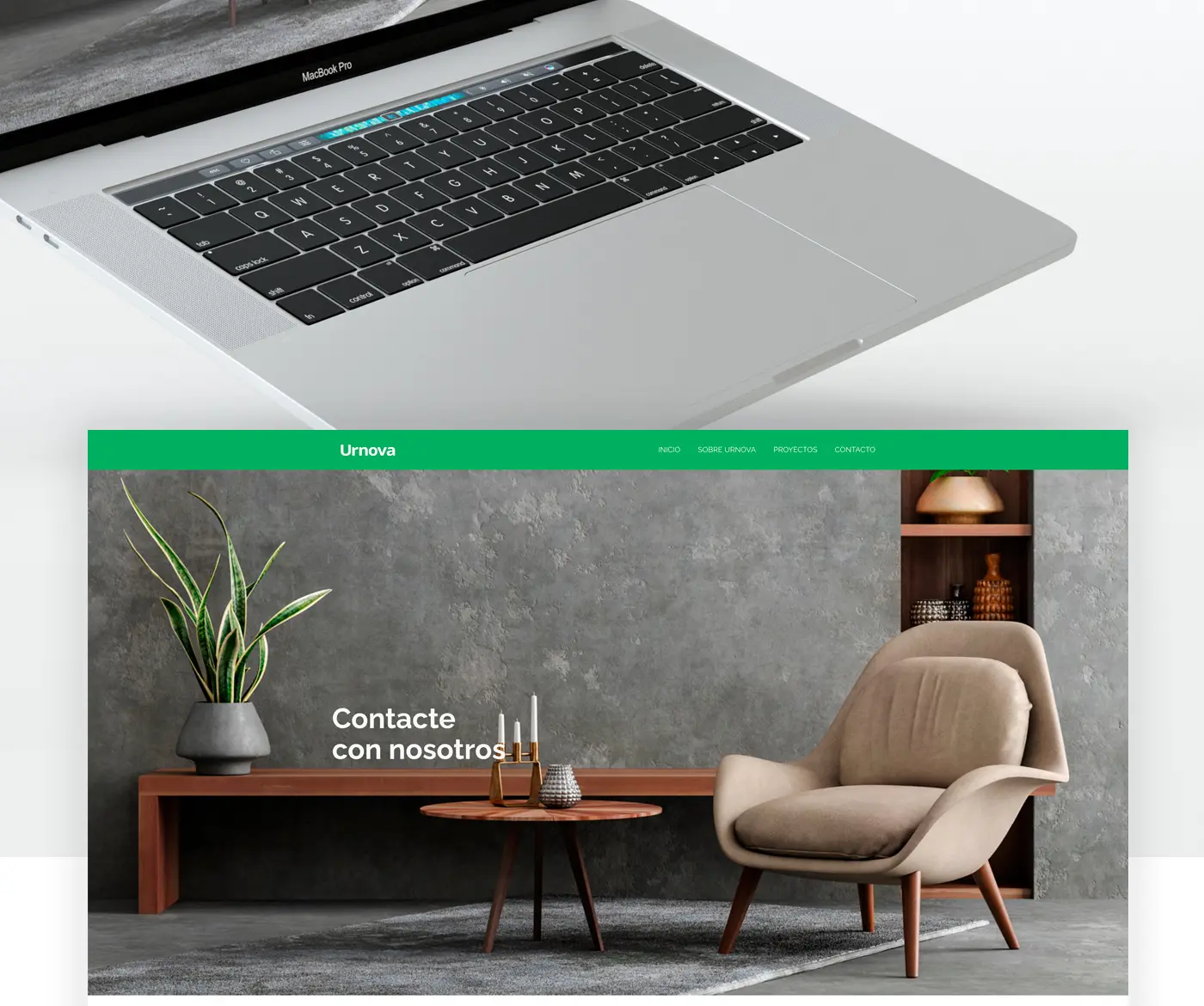 Detalle del teclado de un MacBook junto a la home de contacto con mobiliario de diseño
