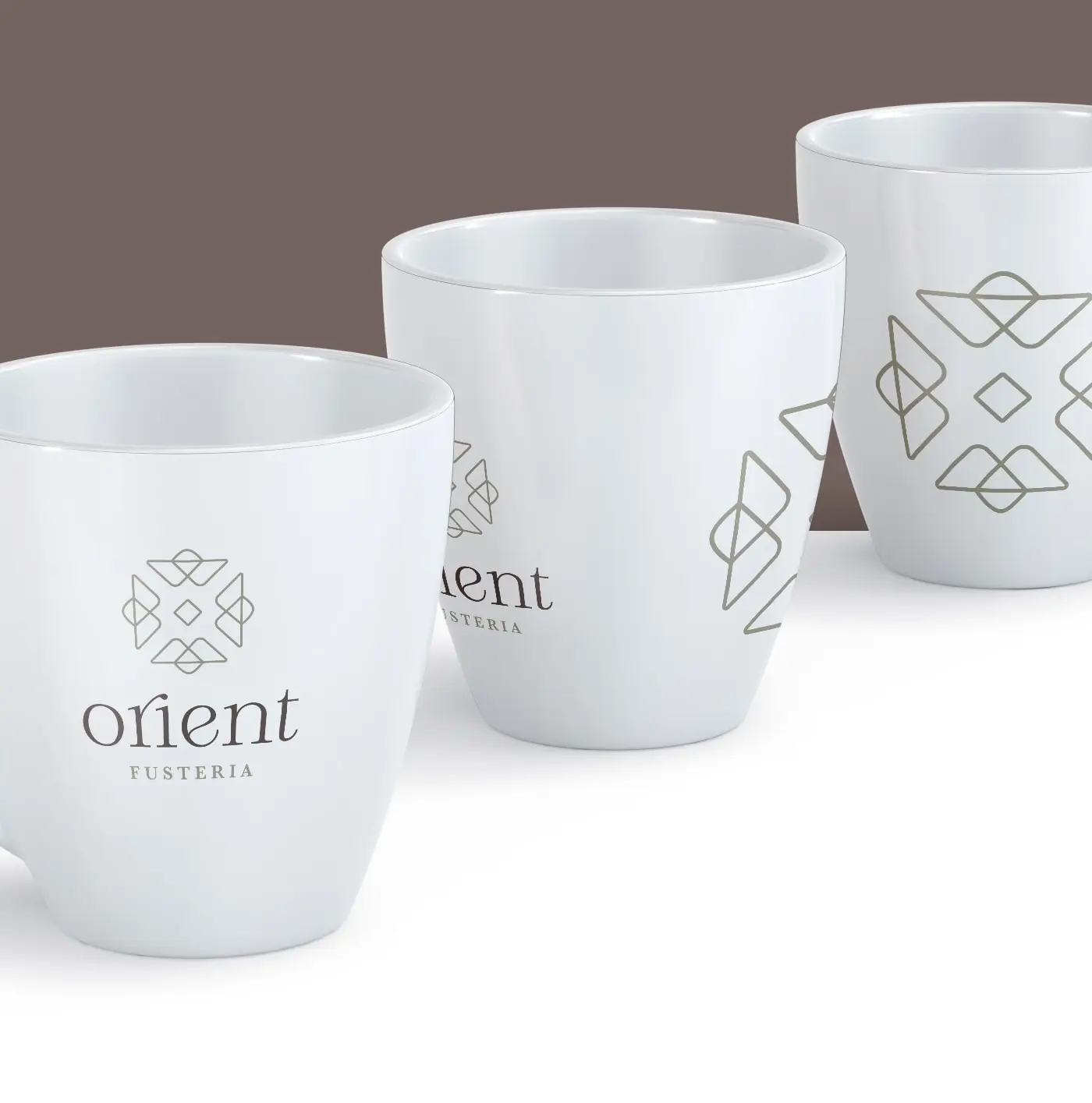 Identitat de marca de Fusteria Orient aplicada