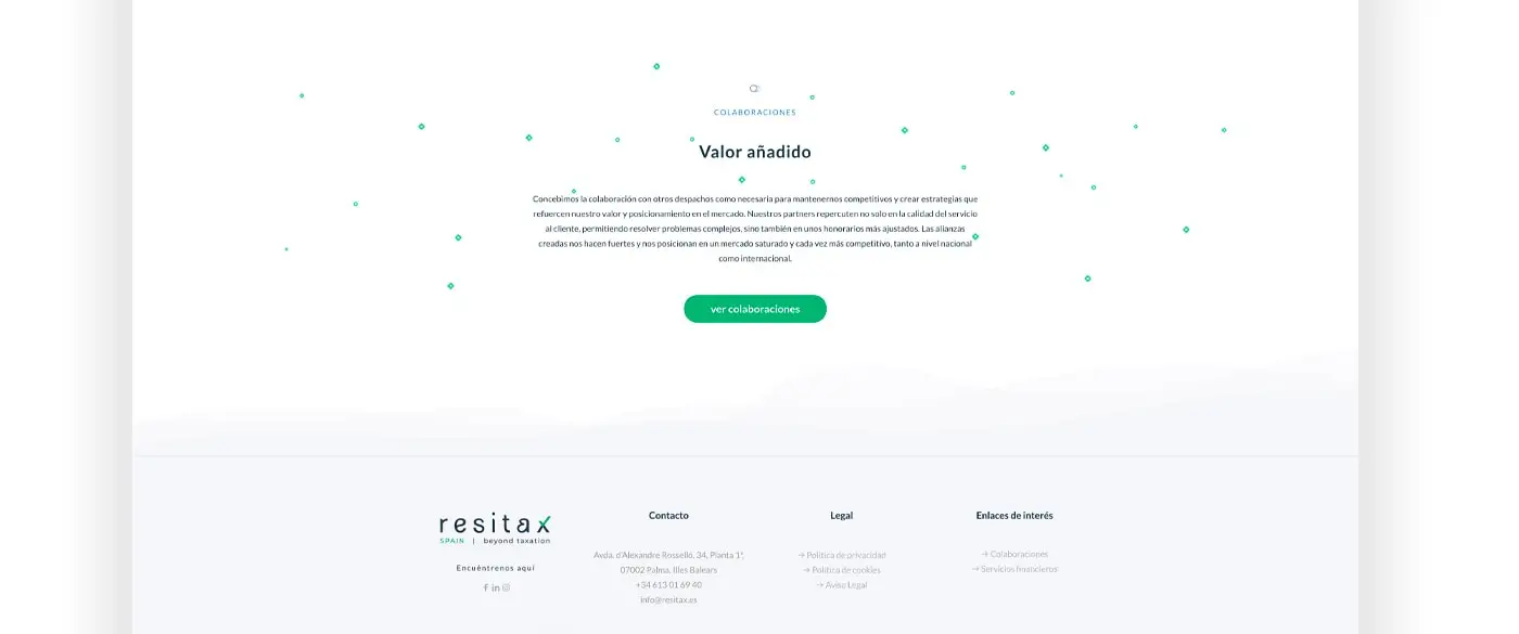 Pie de página del sitio web con el apartado de colaboraciones y datos de contacto