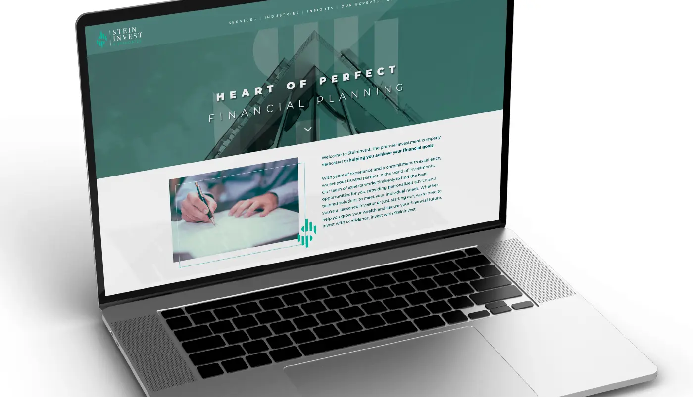 Laptop with the homepage Heart of perfect financial planning