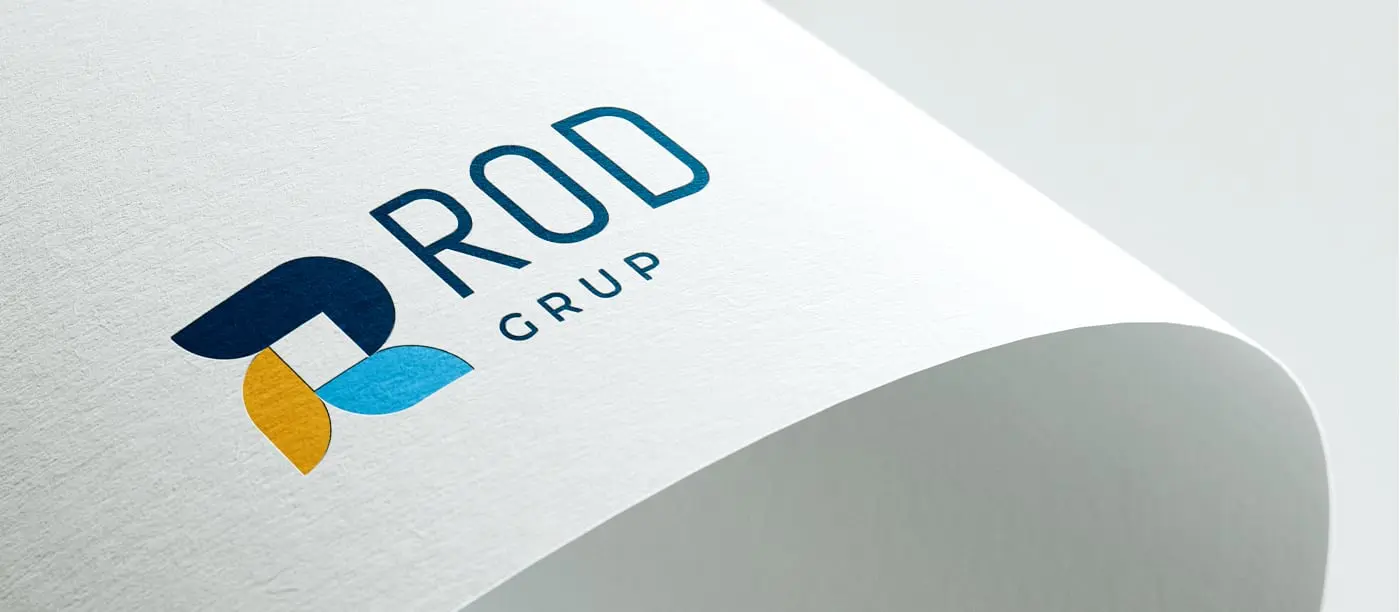 Detall del logotip Rod Grup en relleu sobre paper corporatiu