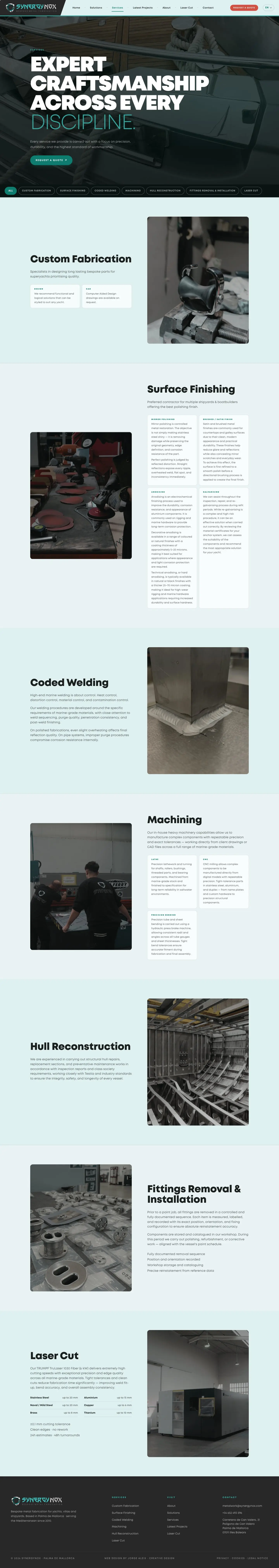 Página de servicios de la web con fotografías del taller de fabricación metálica naval