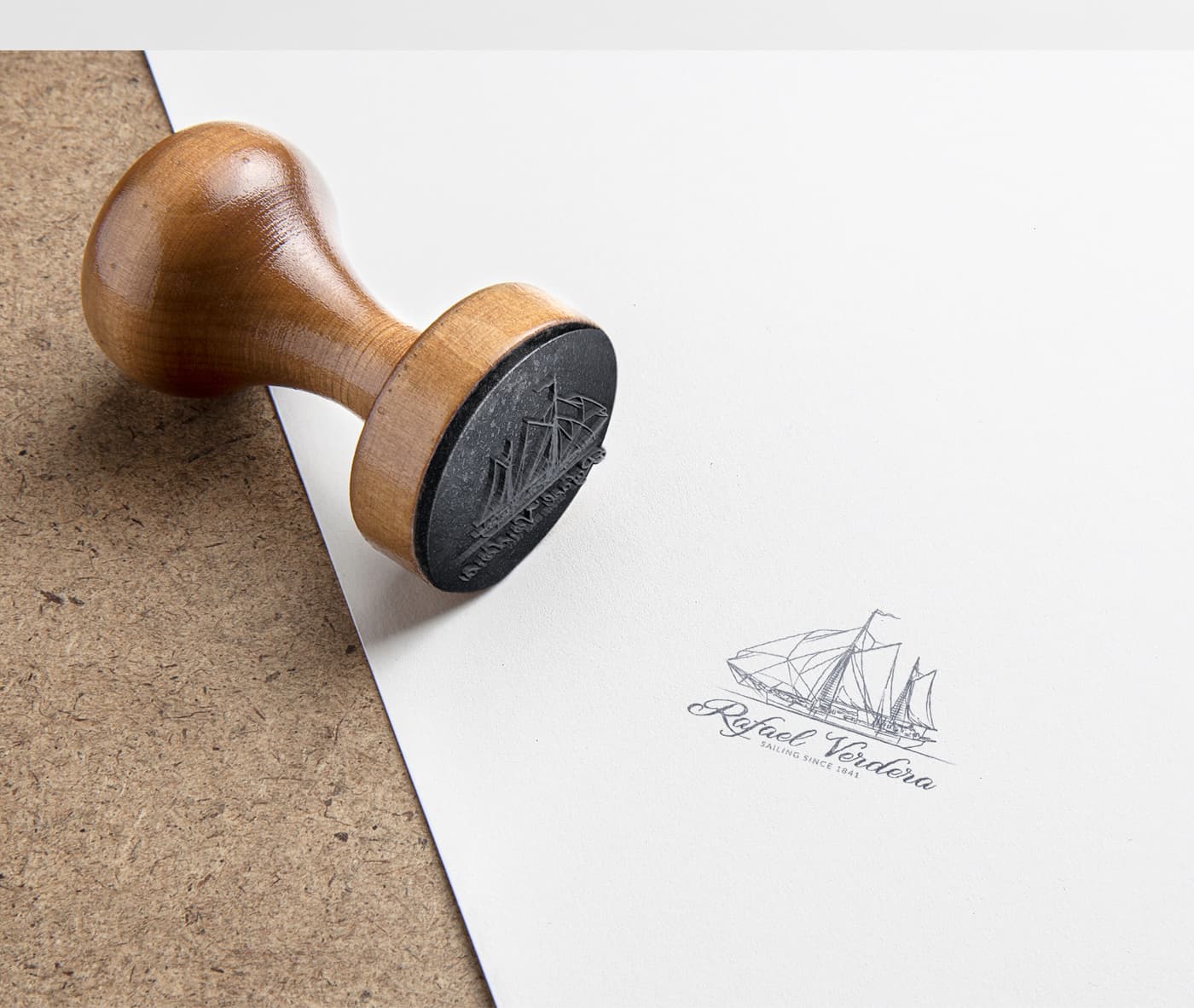 Segell de cautxú amb la il·lustració del veler estampat sobre paper