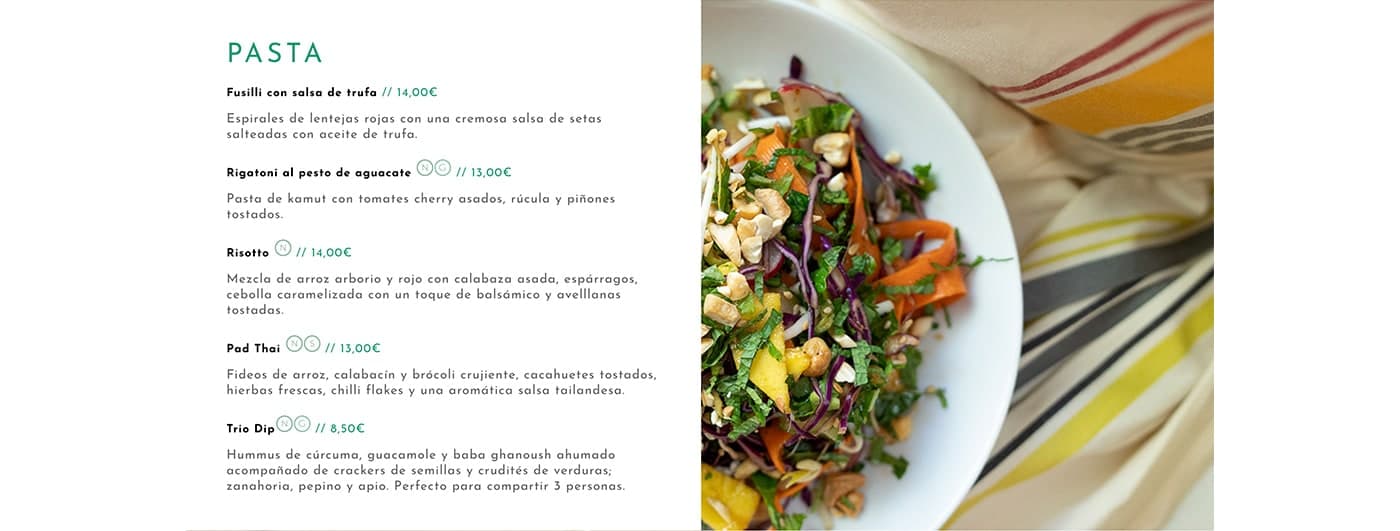 Secció de pasta del menú amb bol d'amanida de fideus
