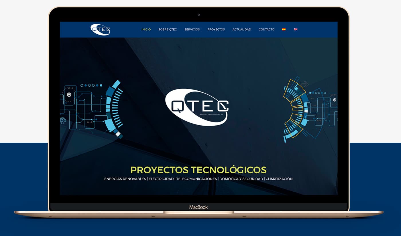 Mockup de portàtil amb la pàgina d'inici de QTEC i gràfics tecnològics circulars