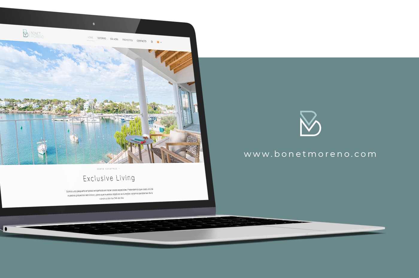 Mockup del logotipo en pantalla de portátil con la web Exclusive Living