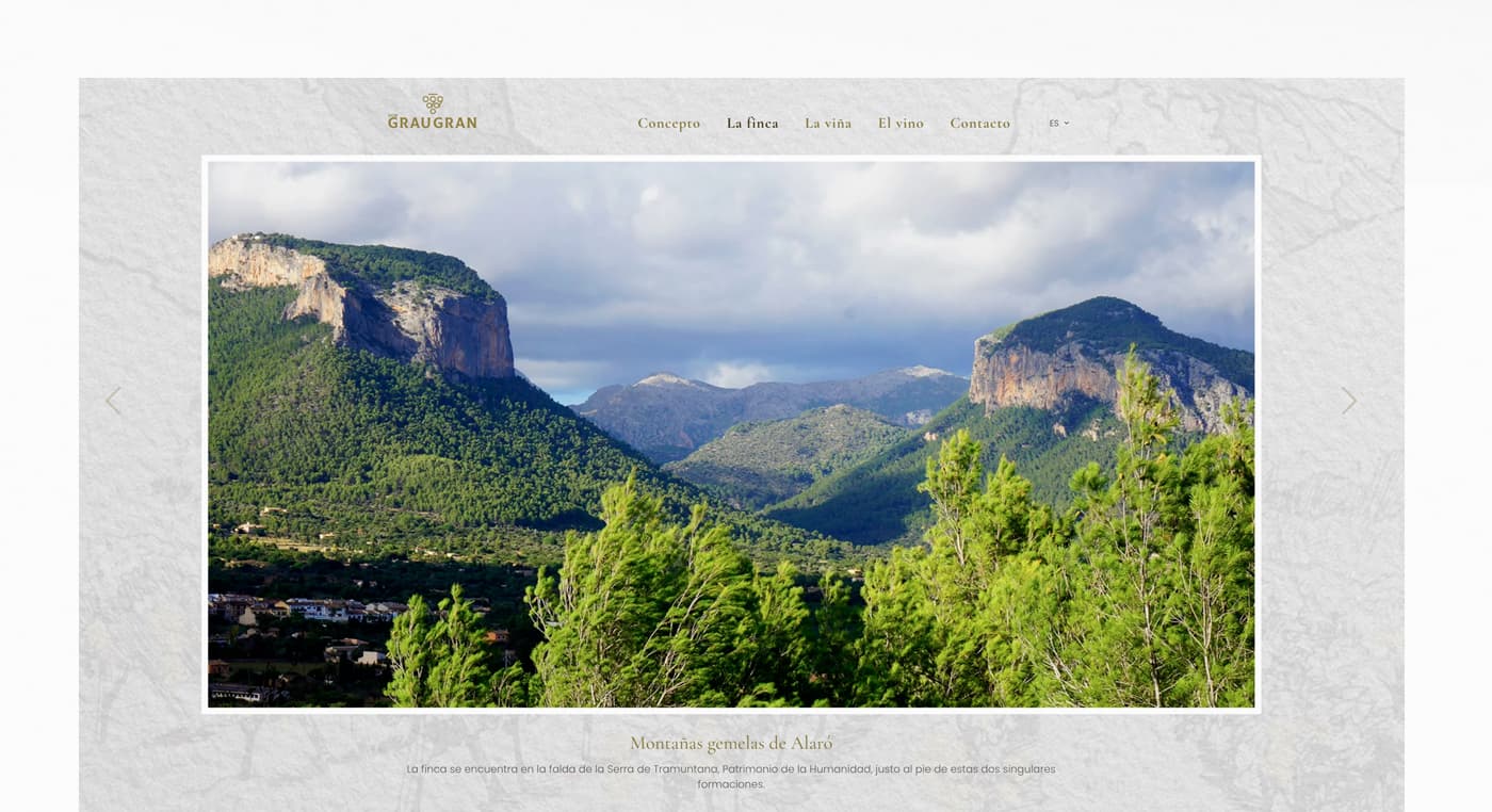 Sección de la web con fotografía panorámica de las montañas gemelas de Alaró