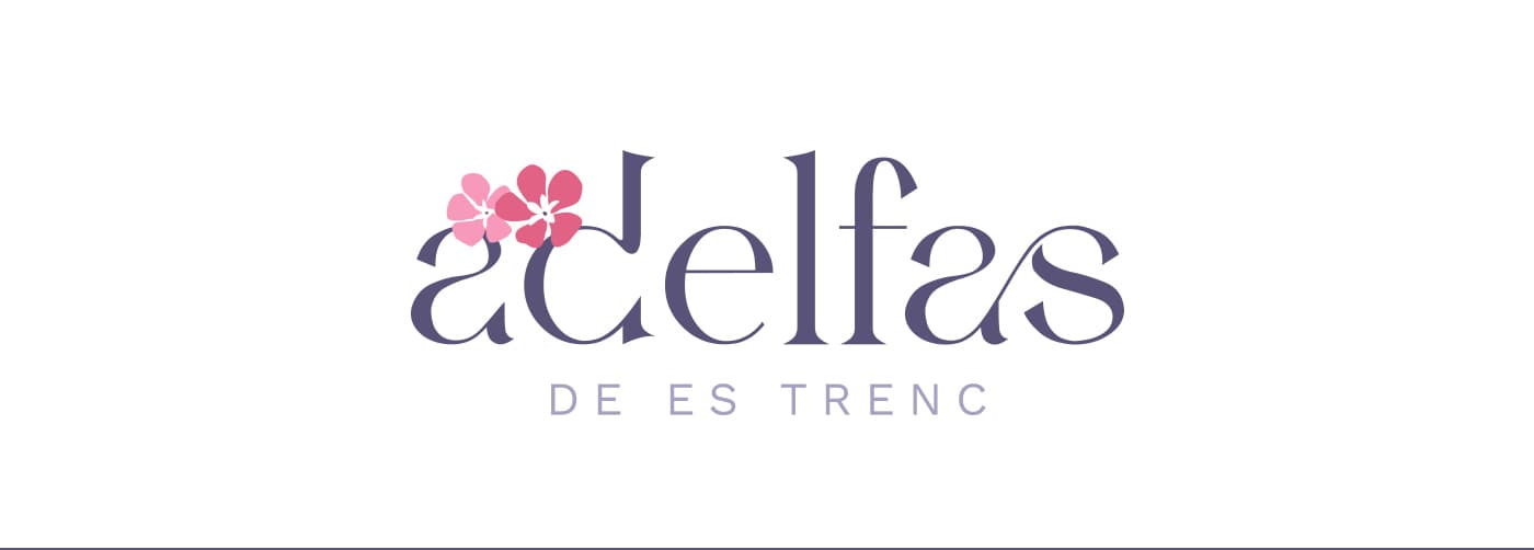 Logotipo tipográfico de Adelfas de Es Trenc con flores rosas sobre fondo blanco