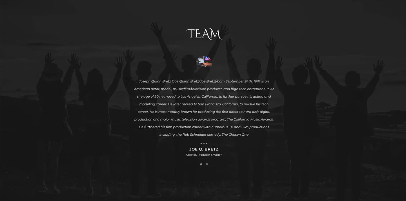 Sección Team de la web con la silueta de personas levantando los brazos