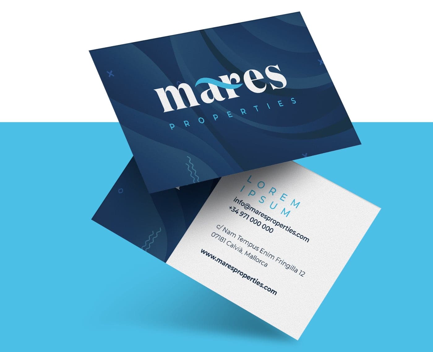 Tarjetas de visita azul marino con olas y datos de contacto en el reverso