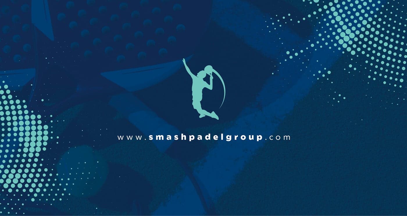 Fondo azul marino con el isotipo del jugador y la url del sitio web