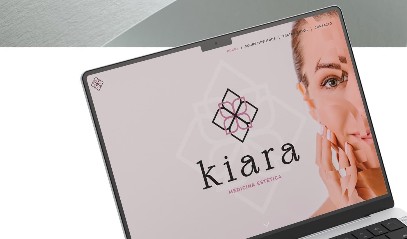Laptop mockup with the homepage of the Kiara website