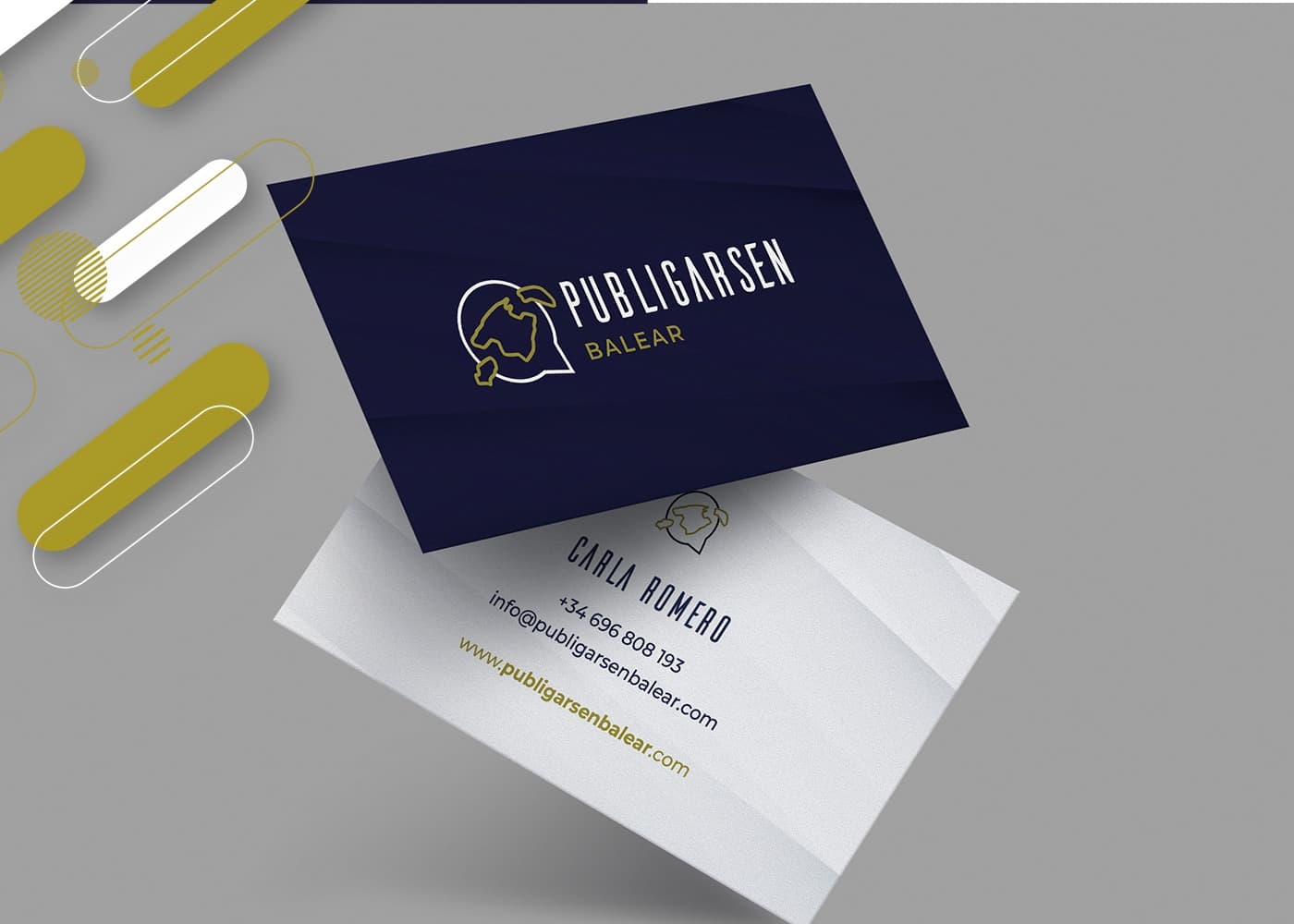 Tarjetas de visita azul marino con el logotipo del mapa de Mallorca en dorado